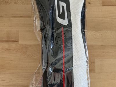 Headcover Only. Titleist GT Driver Headcover. Fits GT1, GT2, GT3 and GT4 Drivers.