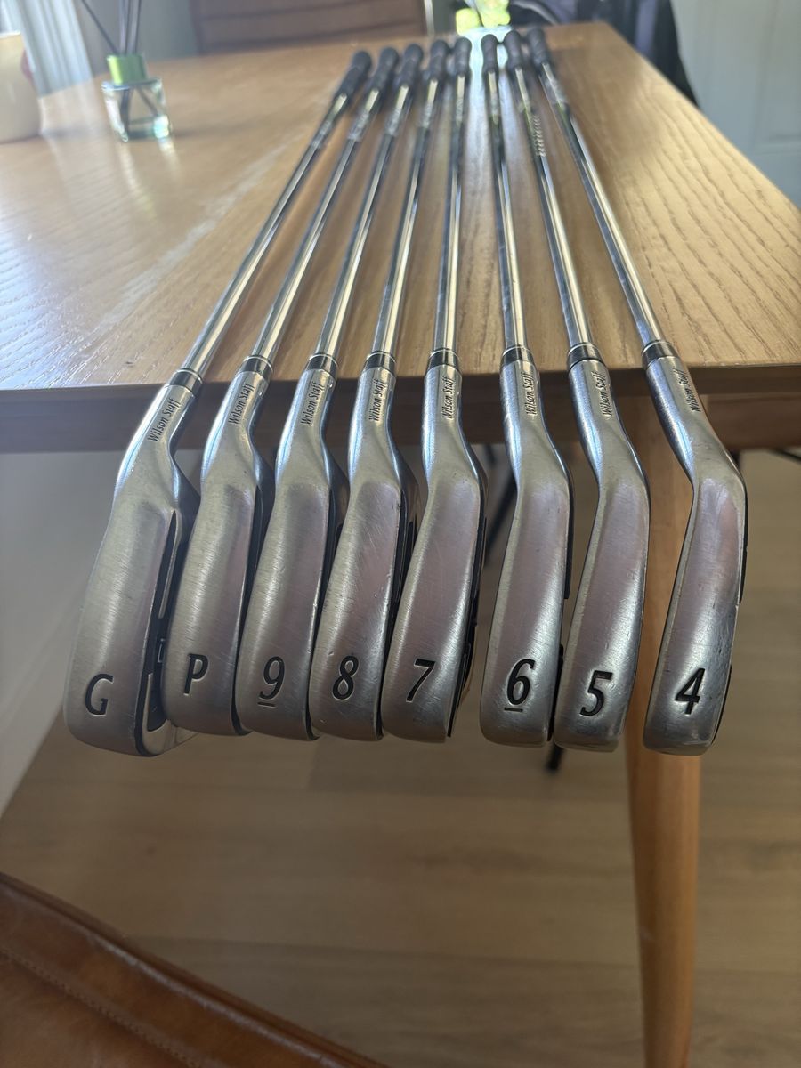 Wilson Staff Ci9 irons 4-GW.