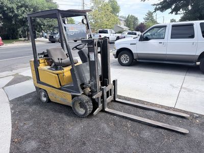 6k lb Yale forklift.