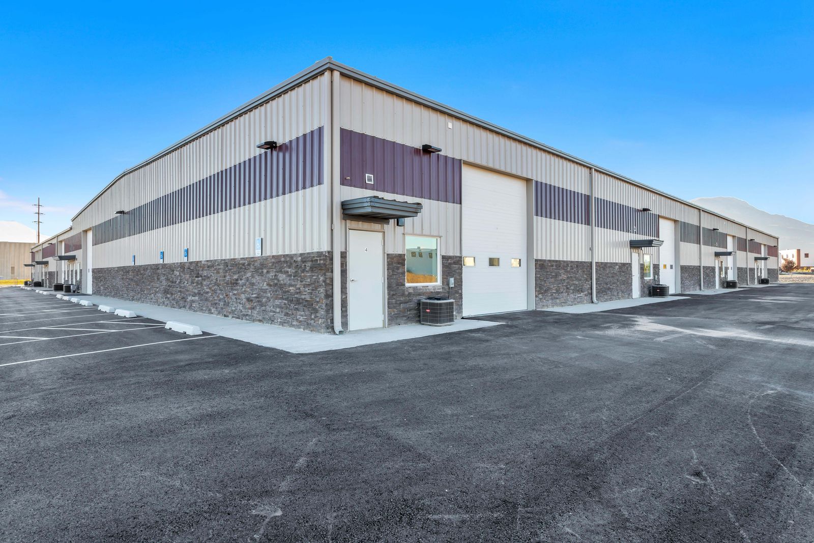 3000 Square Foot Warehouse Space For Lease