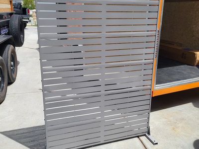 Outdoor Metal Privacy Screen
Qty-1