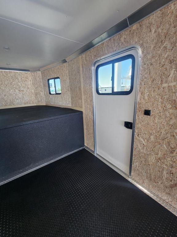 Main image 6