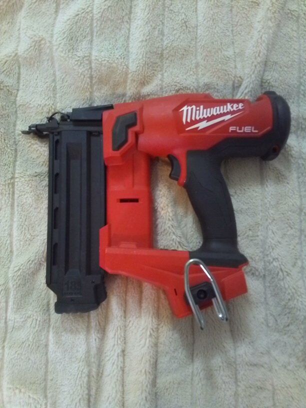 Milwaukee Brad Nailer *not working tool*