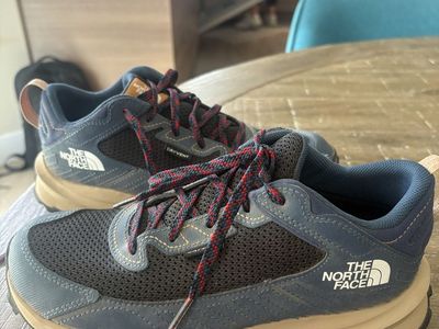 The North Face DryVent Hiking Shoes kids Size 5 or 37 Blue/Tan Used Good