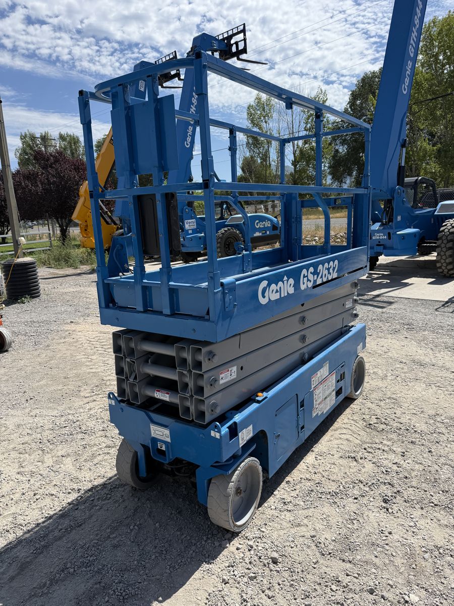 2015 Genie GS-2632 Scissor Lift | 389 Hours | 2-Year Warranty