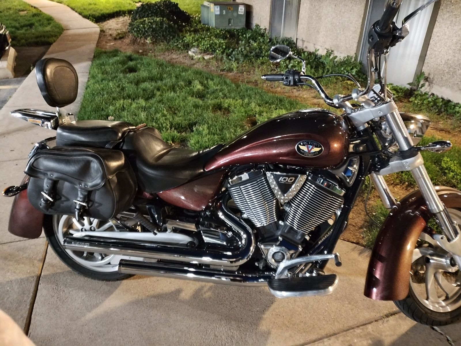2007 Victory Kingpin 100 Cubic Inches Cruiser Motorcycle - Burgundy