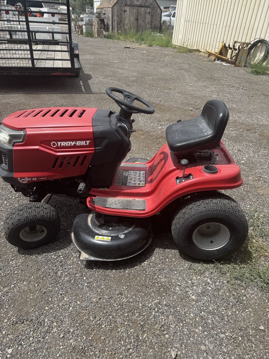 Ryan Riding Lawn Mower, 42-Inch Deck, 7-Speed
