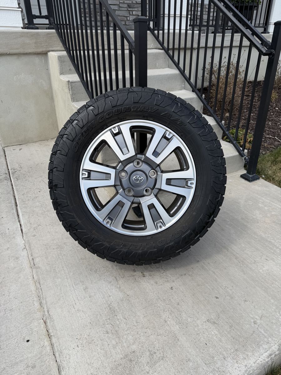 Toyota Tundra Sequoia Rims and Tires 275/65R20
