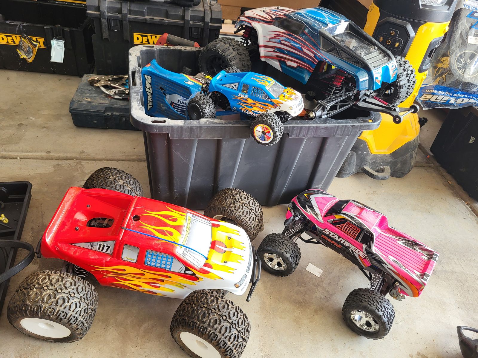 Traxxas and Team Losi remote control cars/batteries, remote controls and spare parts