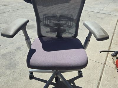 Ergonomic Office Chair - Grey Mesh Back & Fabric Seat
