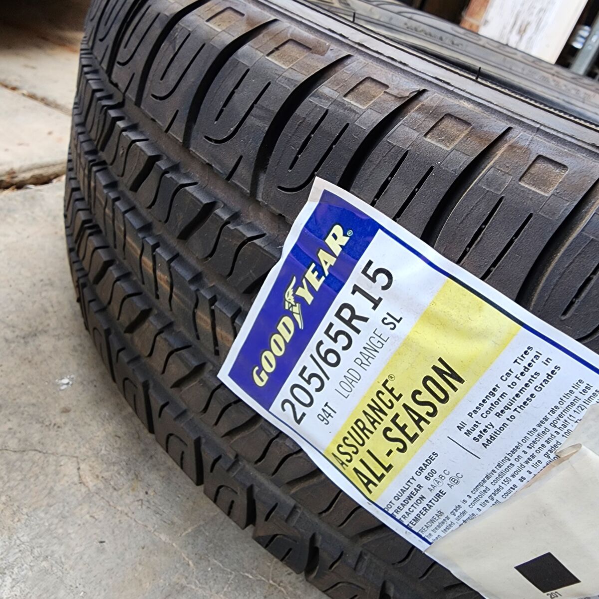 1 GOODYEAR 205/65R15 94T All Season Assurance Tire (0222) Year 2022 205 65R15