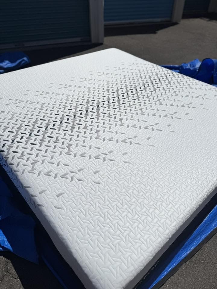 King Mattress, Nectar Classic, Hybrid, Excellent Condition