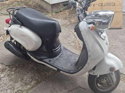 Yamaha Vino 125cc Scooter - White/Black - Runs well