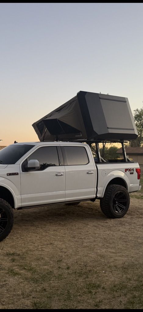 Almost Brand New Roof Top Tent