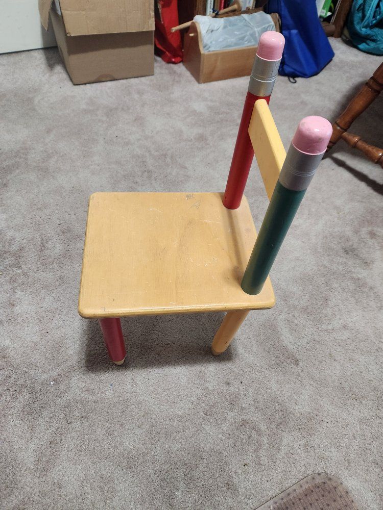 Kids pencil chair