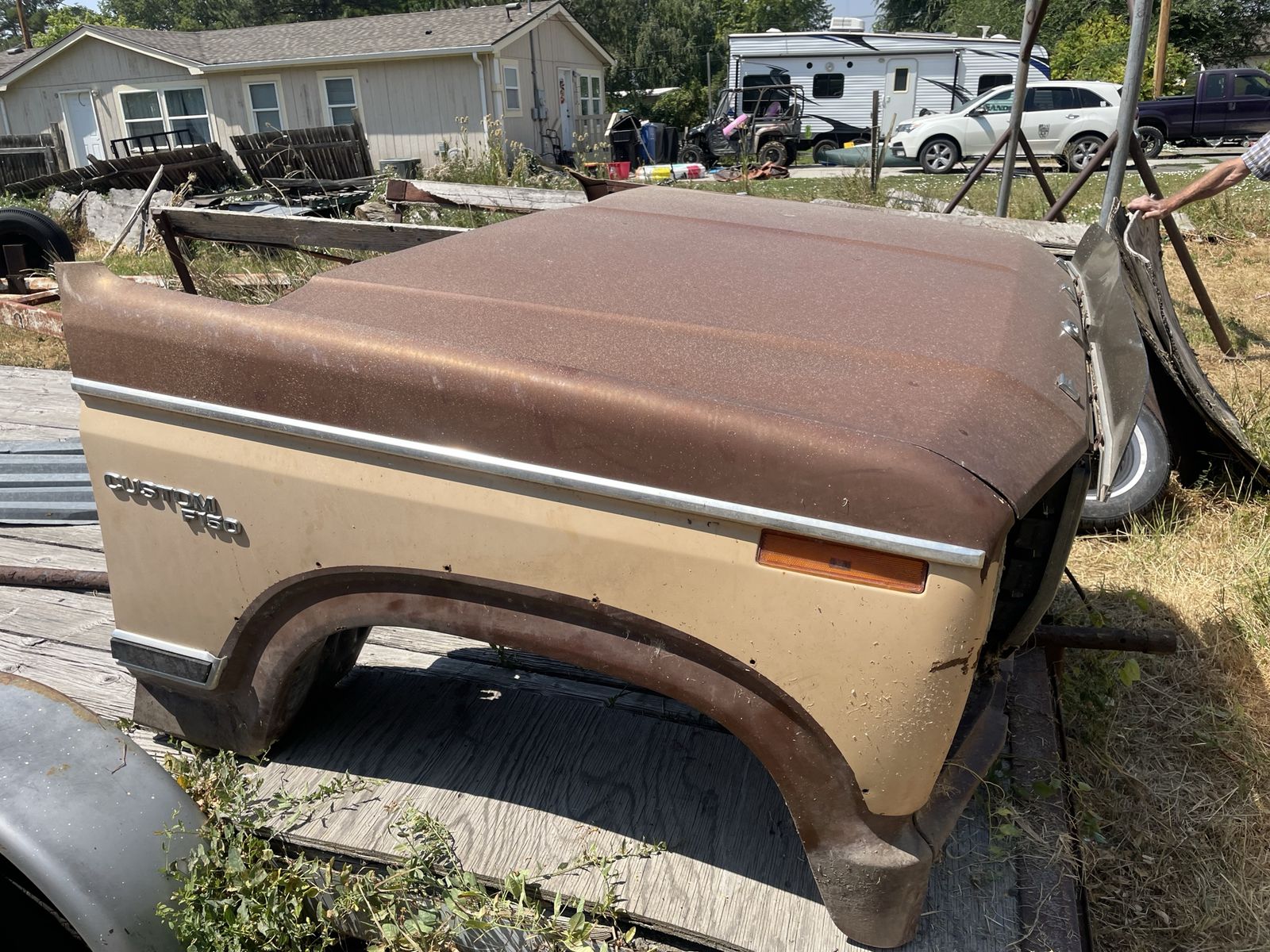 1985 Ford front clip
