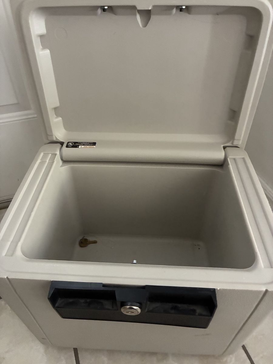 Used Sentry 1170 Key Lock Fireproof Safe