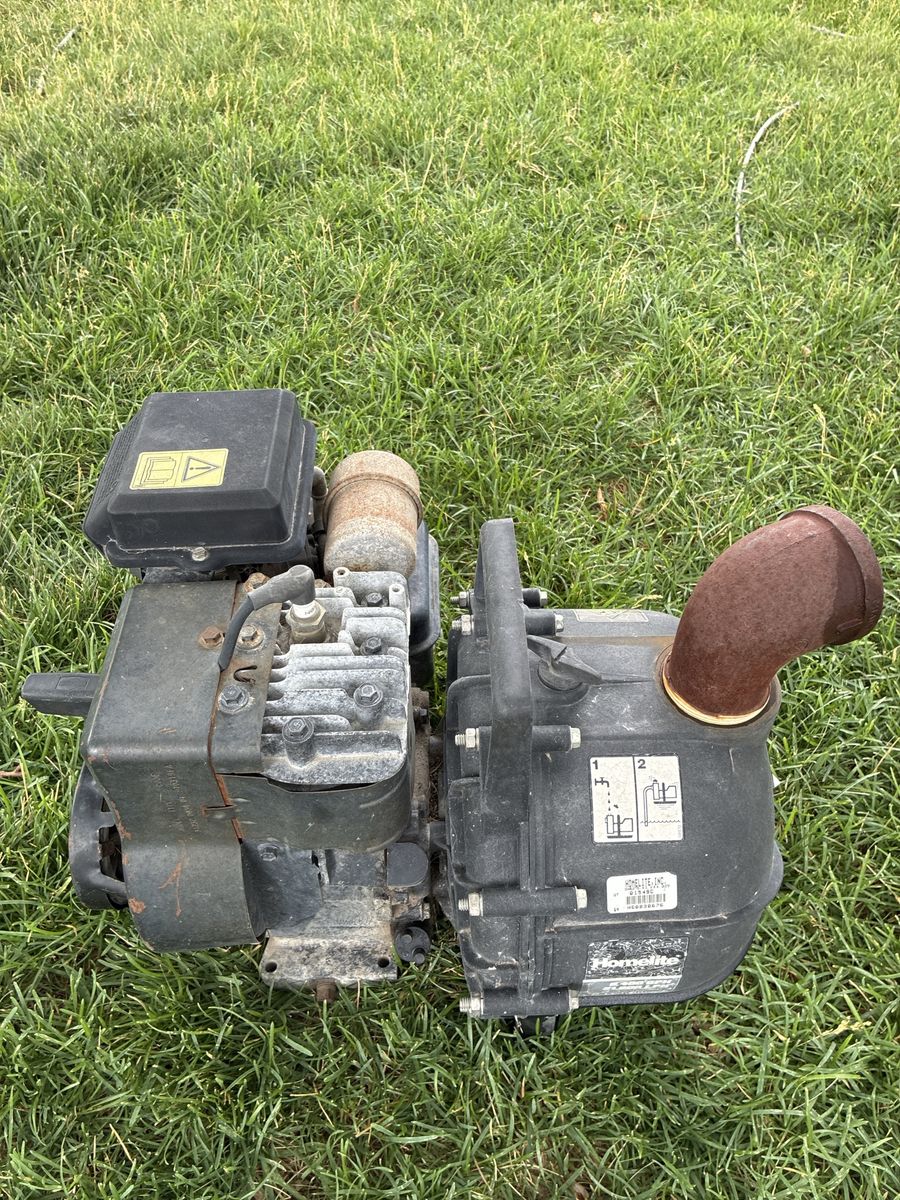 Briggs & Stratton 3.5 HP Engine Water Pump - Used Farm Irrigation or Drainage Pump