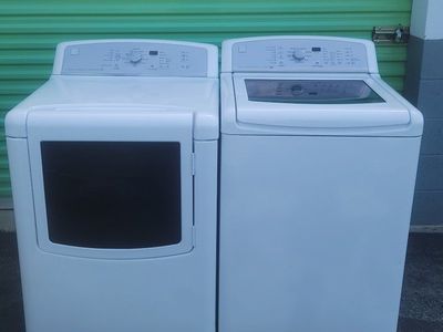 Kenmore topload washer & electric dryer set