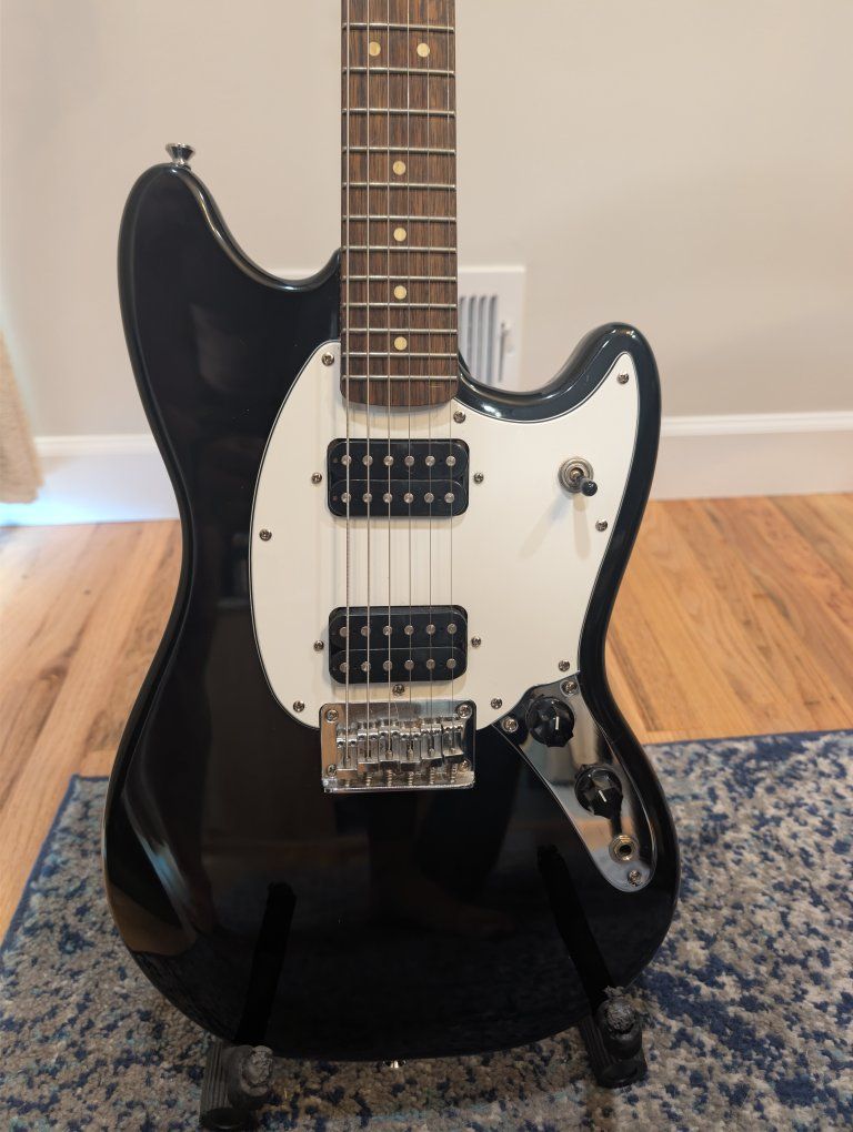 Complete Electric Guitar Starter Kit: Squier Mustang HH & Crate 30W Amp