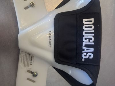 Douglas Football Butterfly Restrictor Cowboy Collar