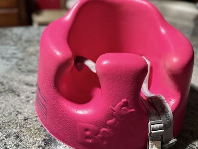 Bumbo Floor Seat Baby Infant Toddler Support Chair Hot Pink with Safety Straps