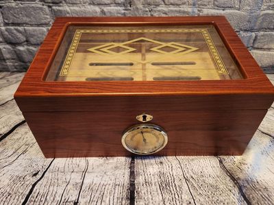Cigar humidifier