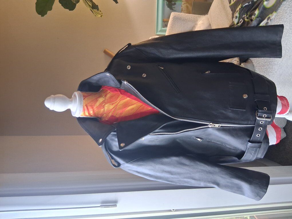 Main image 3