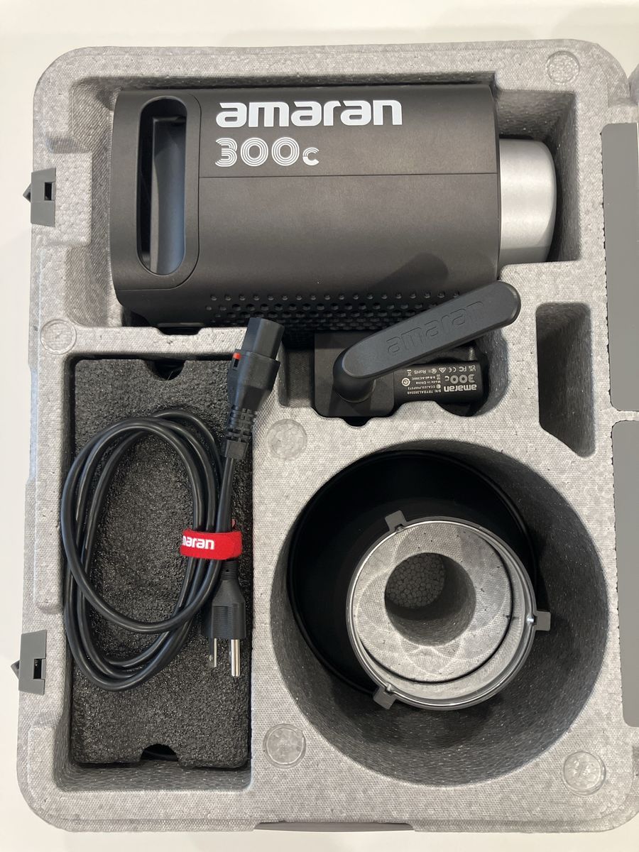 Amaran 300c cinema/photographty light