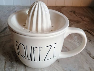 Rae Dunn Ceramic Juicer