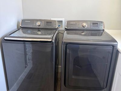 Samsung Washer & Gas Dryer Set — Like New