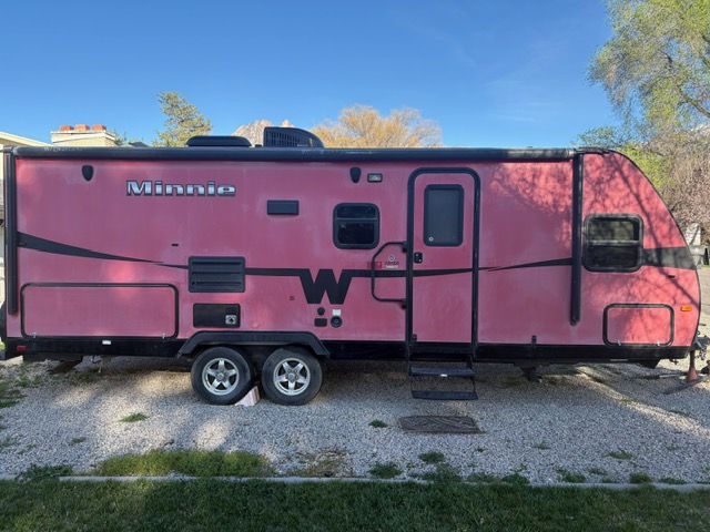 2015 Winnebago Minnie 2201DS