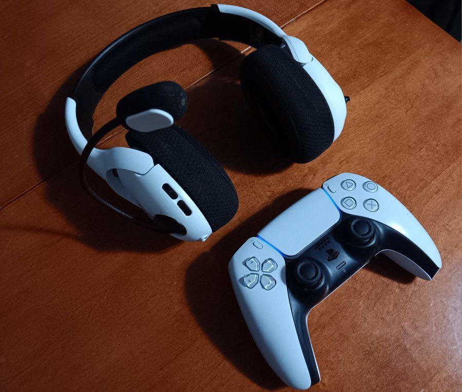 PDP GAMING PlayStation 4/5 LVL 50 Wireless Stereo Gaming Headset & Sony PlayStation 5 PS5 Dualsense Wireless Controller White CF