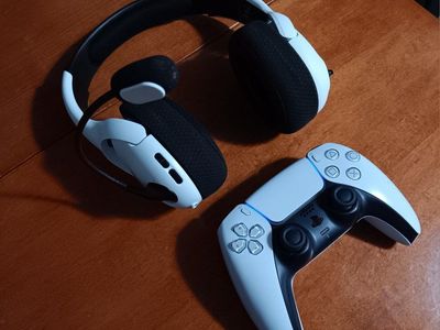 PDP GAMING PlayStation 4/5 LVL 50 Wireless Stereo Gaming Headset & Sony PlayStation 5 PS5 Dualsense Wireless Controller White CF