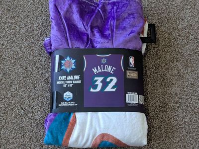 Sleep Squad Utah Jazz Karl Malone 60” x 80” Raschel Plush Blanket