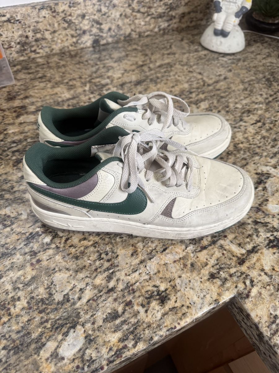 Nike Low Top Sneakers White Green Size 9