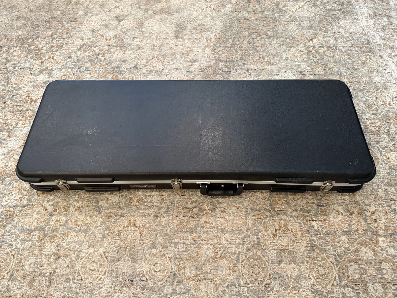 Guitar Case – Electric slightly oversized fits telecaster stratocaster jackson fender kramer
