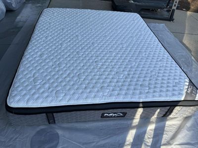 Puffy Lux Hybrid California King Mattress - Like New!