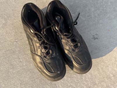 Steel toe shoes sz 11-