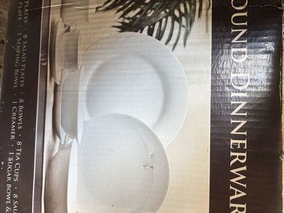 45PC ROUND DINNERWARE SET