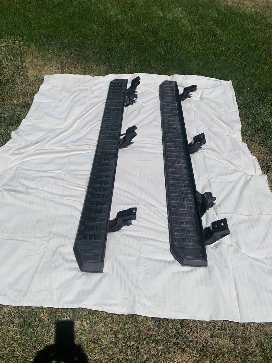 2025 Toyota Land Cruiser 250 Series OEM Take-Off Parts – Illuminated Running Boards, Roof Rails, Cross Bars & Skid Plates