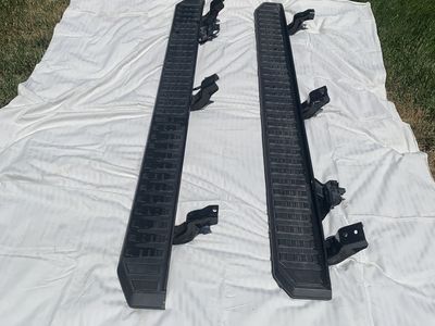 2025 Toyota Land Cruiser 250 Series OEM Take-Off Parts – Illuminated Running Boards, Roof Rails, Cross Bars & Skid Plates