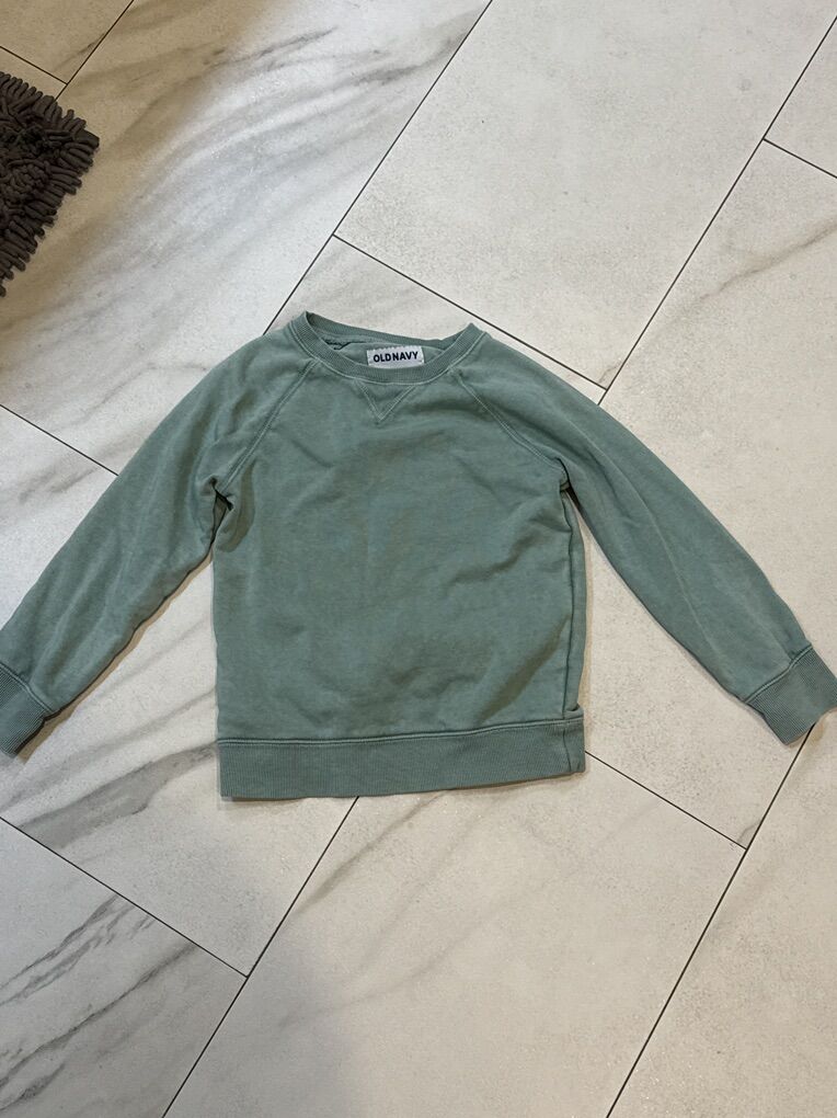 Size 5T Old Navy, Lightweight Sweatshirt