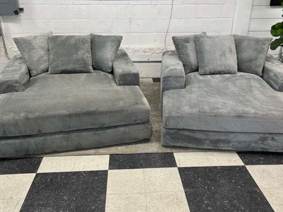 LIKE NEW!! COSTCO SEALY CALIN FABRIC FOAM LOUNGER / LOVESEAT!!