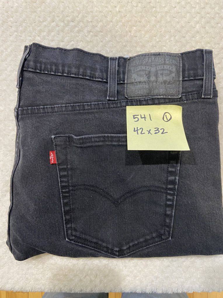 Levi's 541 Black 42x32
