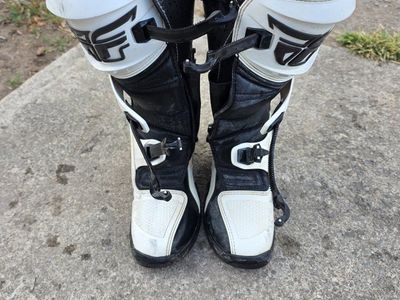fly Maverick dirt bike boots