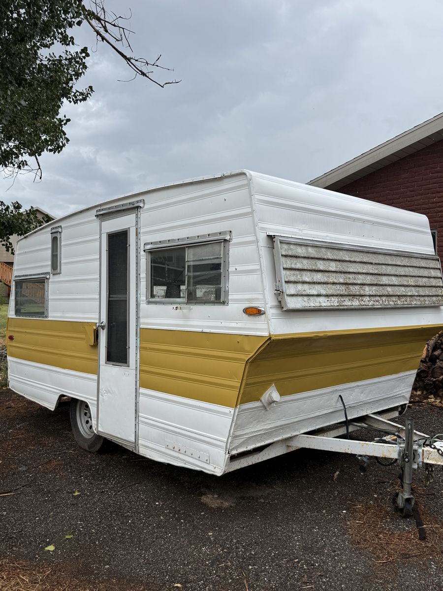 Vintage Aristocrat Camper / Travel Trailer - $3500 OBO