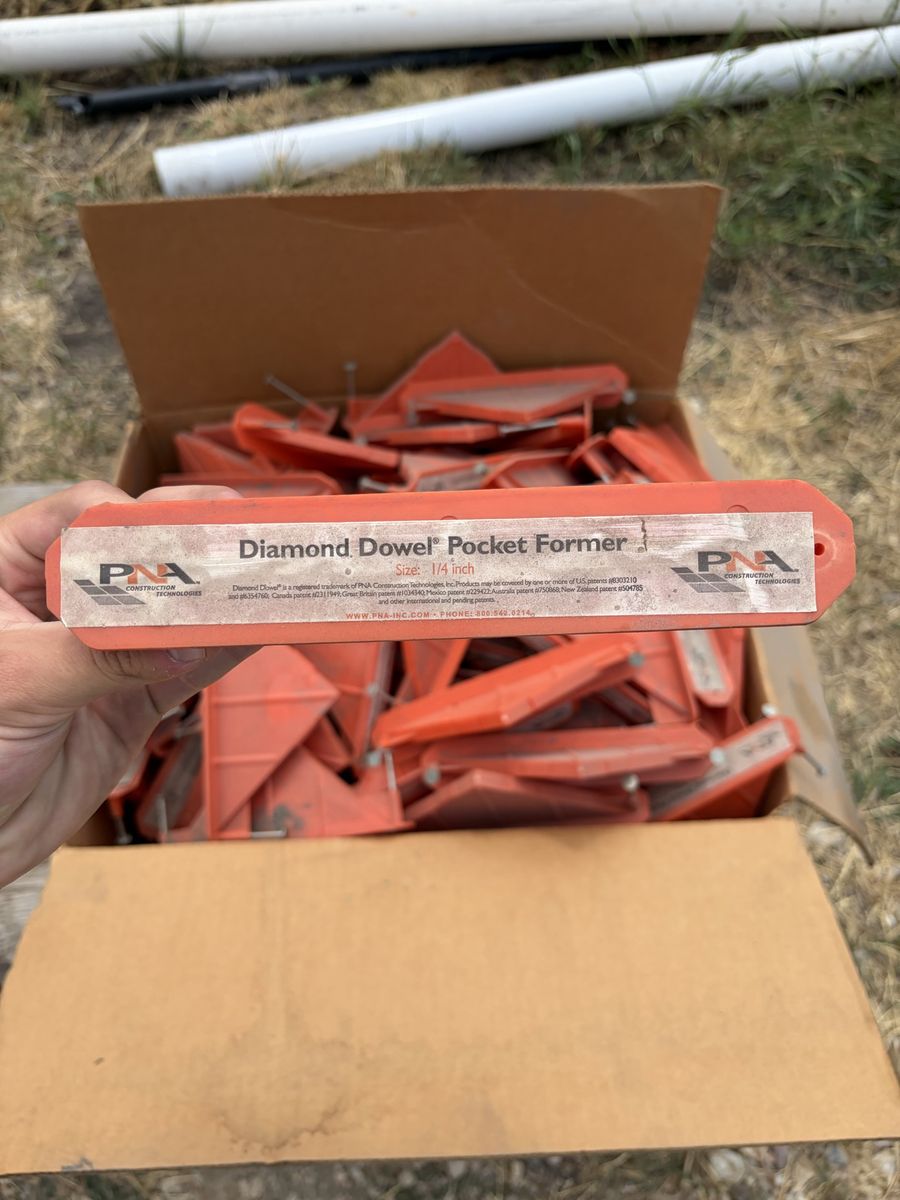 PNA Construction Technologies 1/4 Inch Diamond Dowel Pocket Formers (Box Lot)
