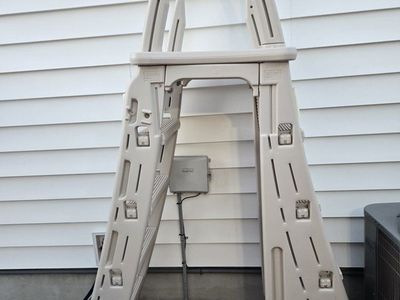 A-Frame Above Ground Swimming Pool Ladder in Taupe