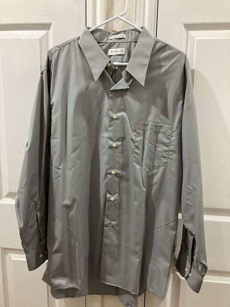 Light Gray Van Heusen Long Sleeve Dress Shirt